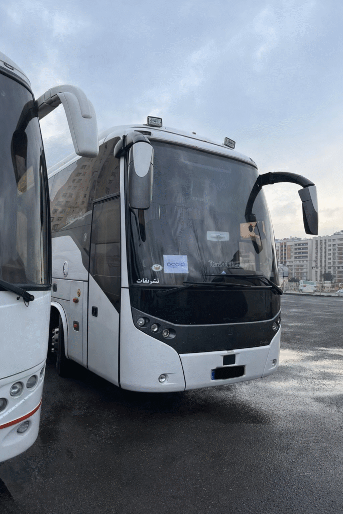 اجاره اتوبوس VIP در تهران توسط شرکت تهران تراول برای سفرهای بین شهری و دربستی